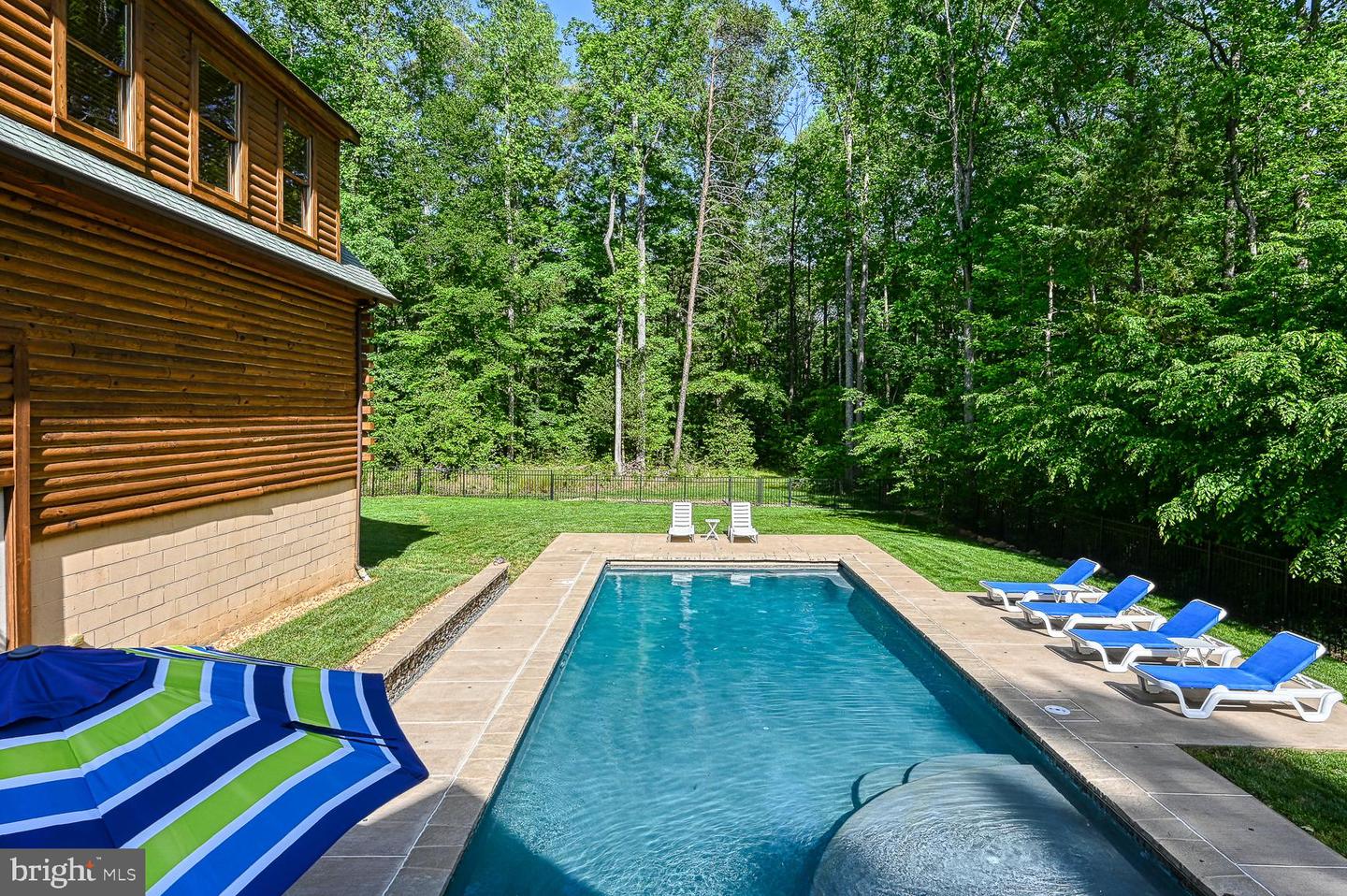 123 Shorewood Dr