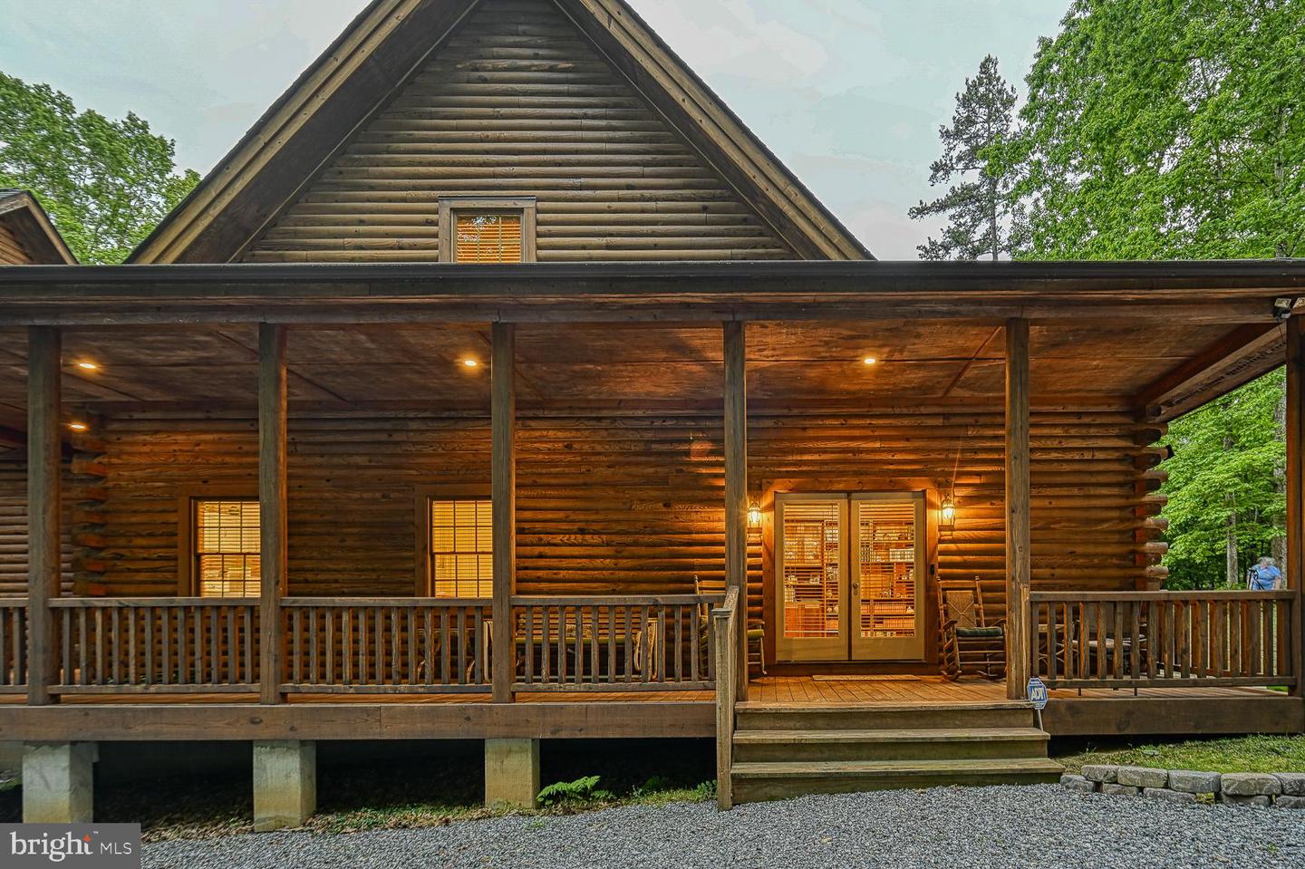 123 Shorewood Dr