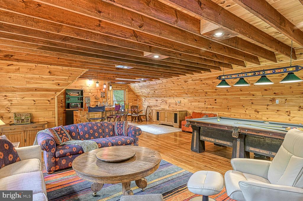 123 Shorewood Dr