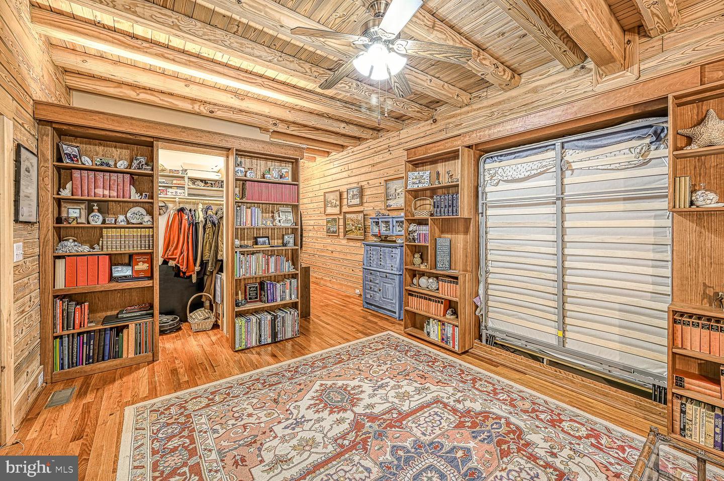 123 Shorewood Dr