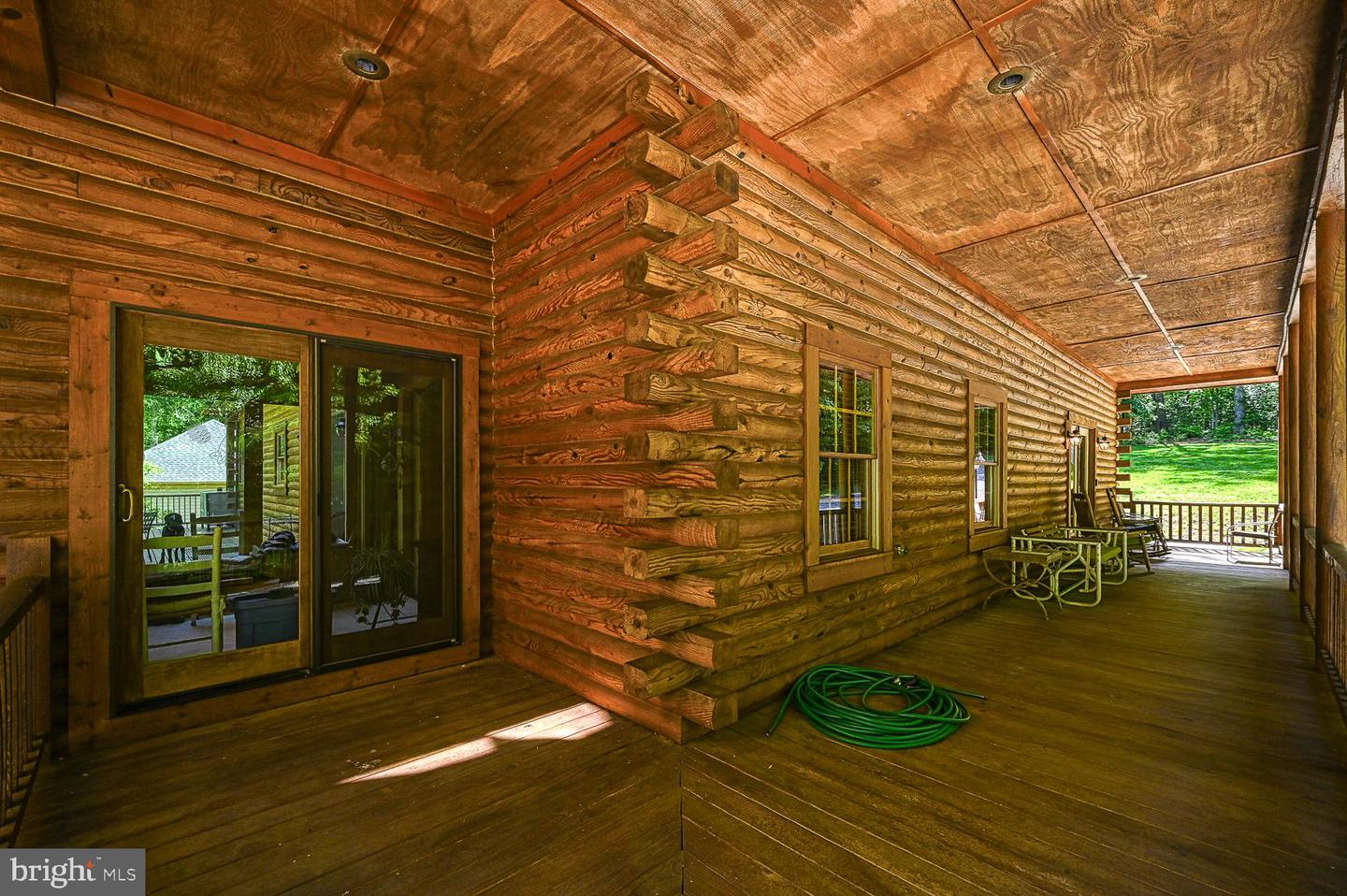 123 Shorewood Dr