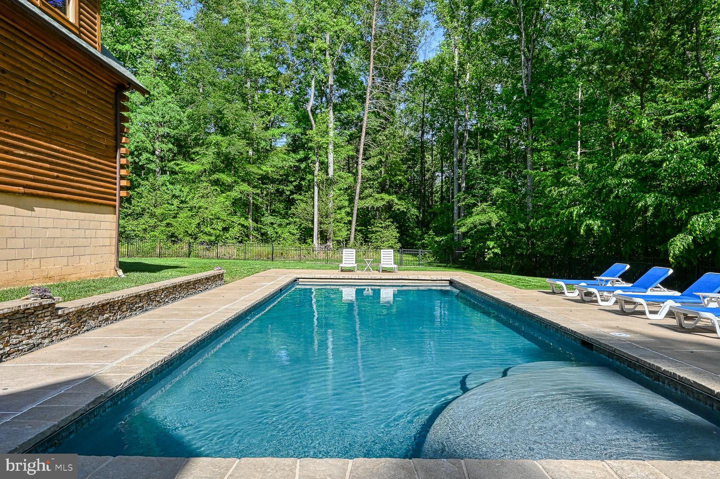 123 Shorewood Dr