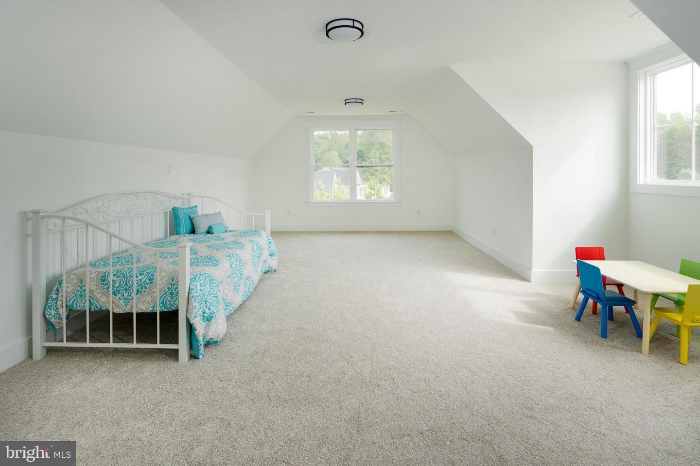 723 Rainbow Ridge