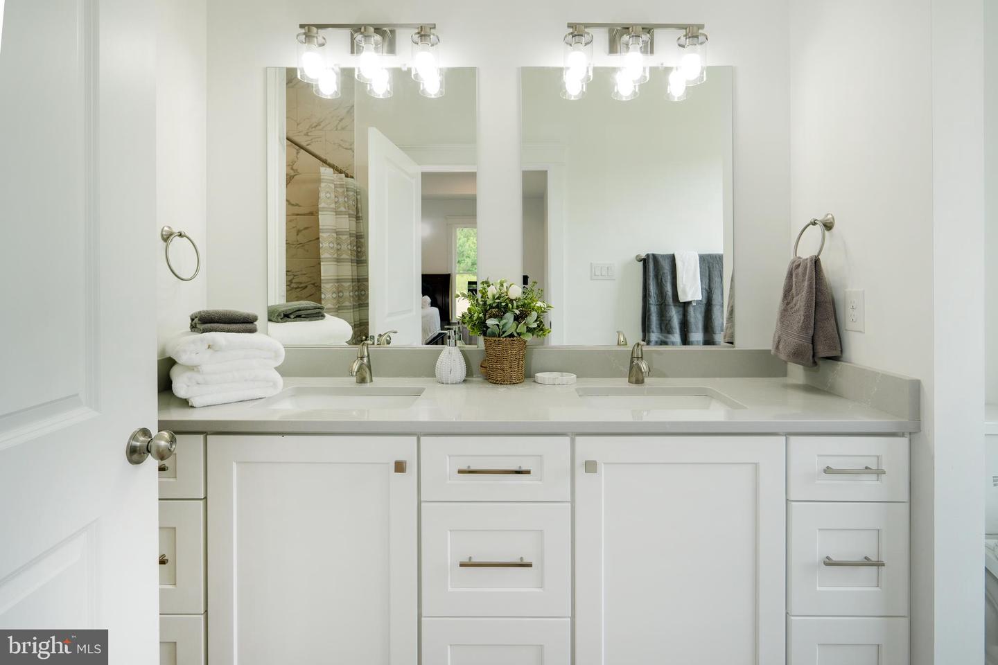 723 Rainbow Ridge