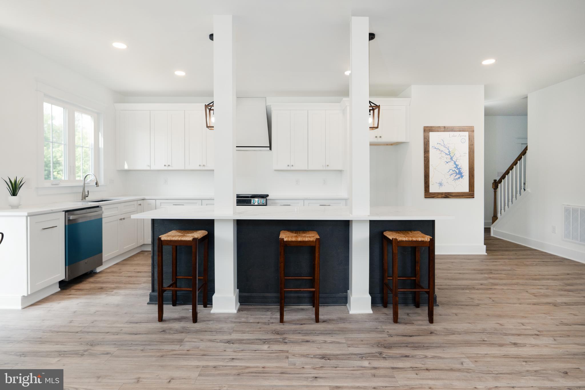 723 Rainbow Ridge