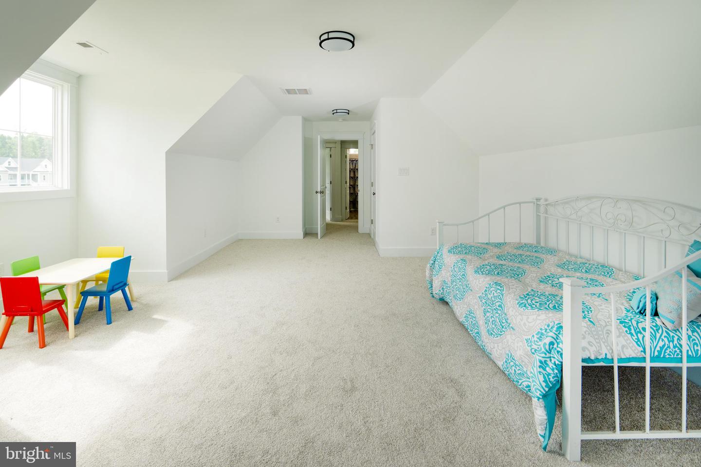 723 Rainbow Ridge