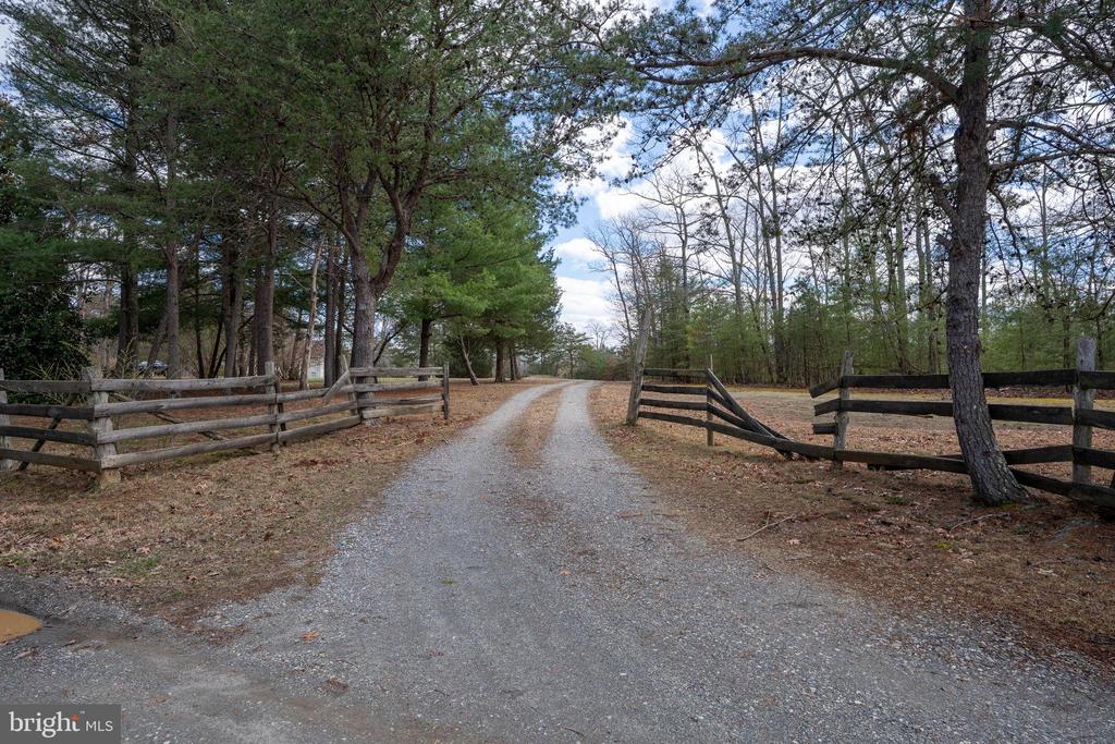 586 JACOBY ROAD