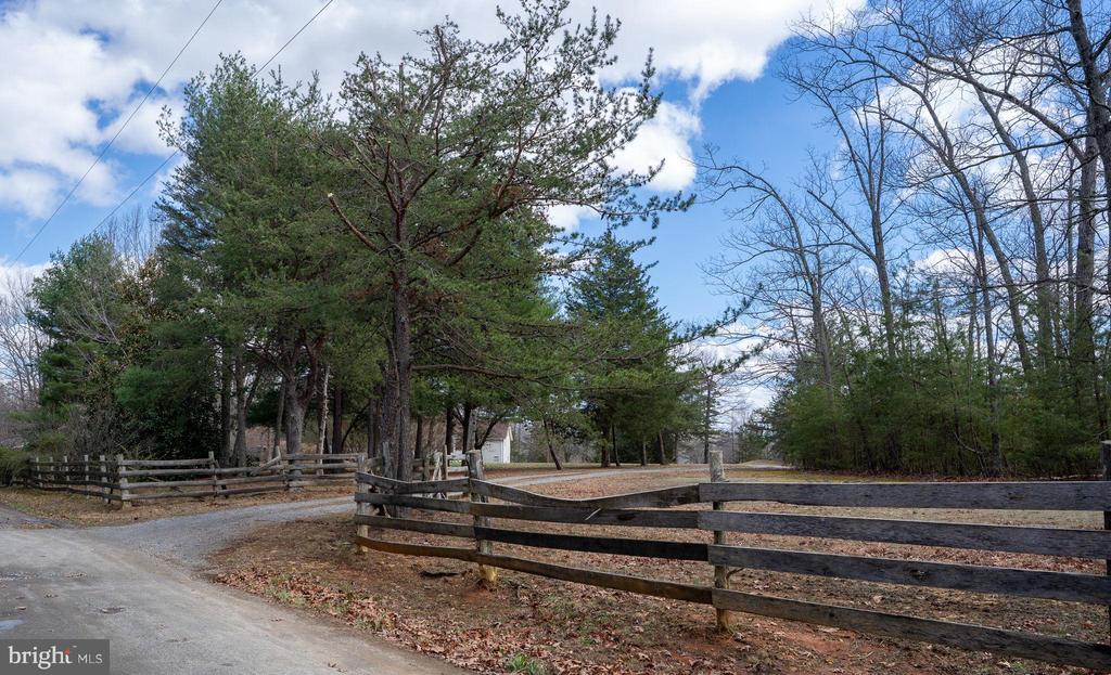 586 JACOBY ROAD