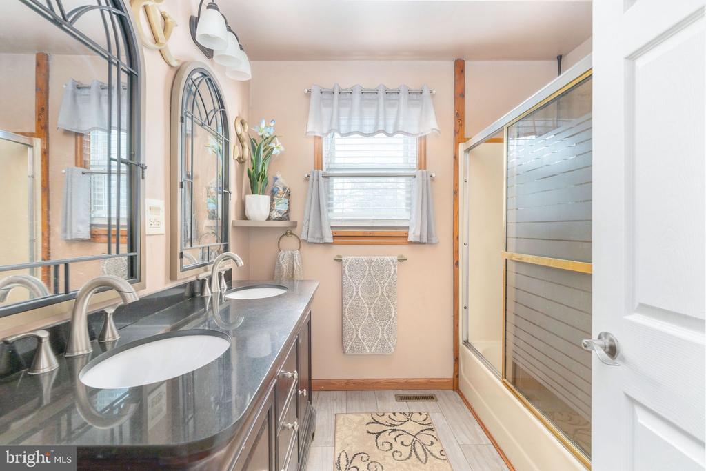 586 JACOBY ROAD