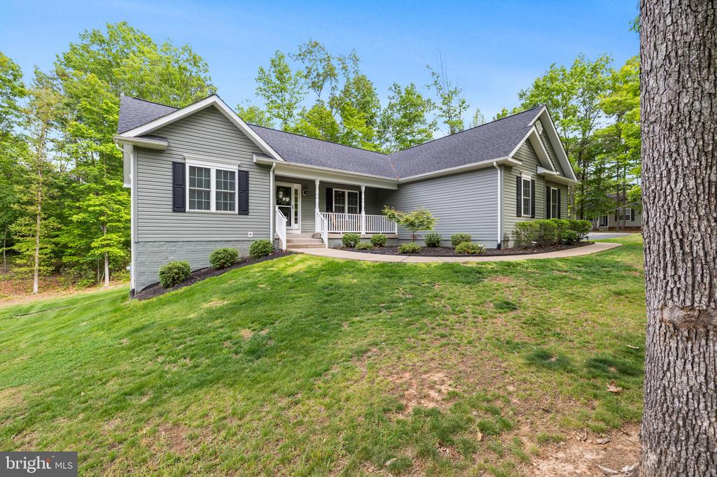 132 PINEHURST DR DRIVE