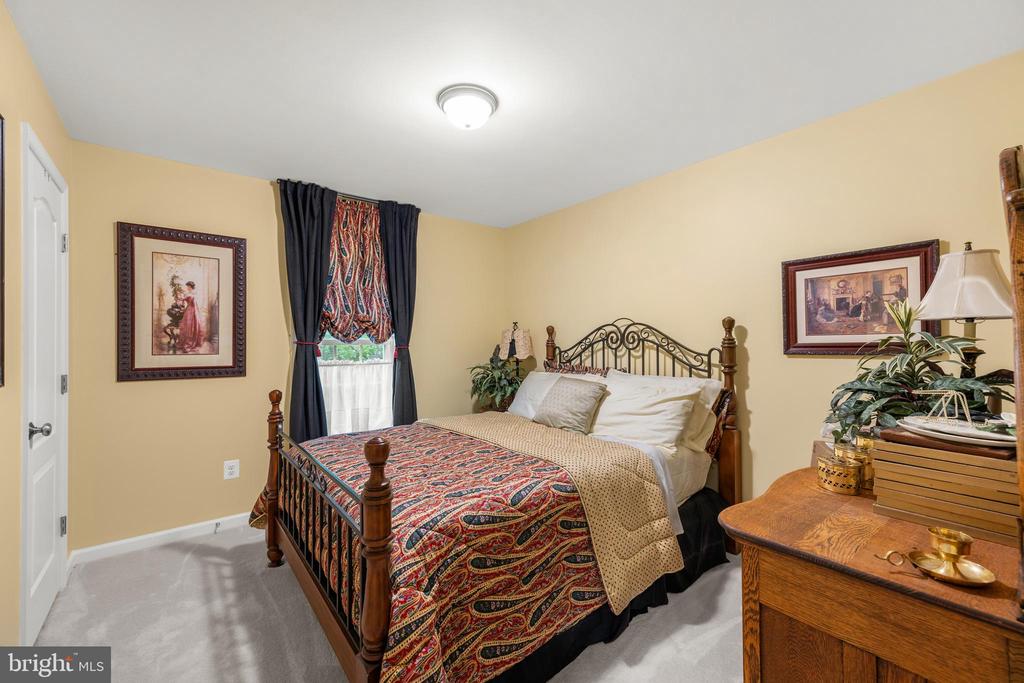 132 PINEHURST DR DRIVE