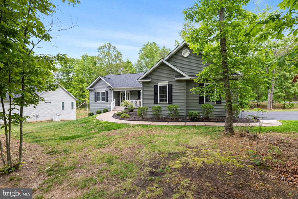 132 PINEHURST DR DRIVE