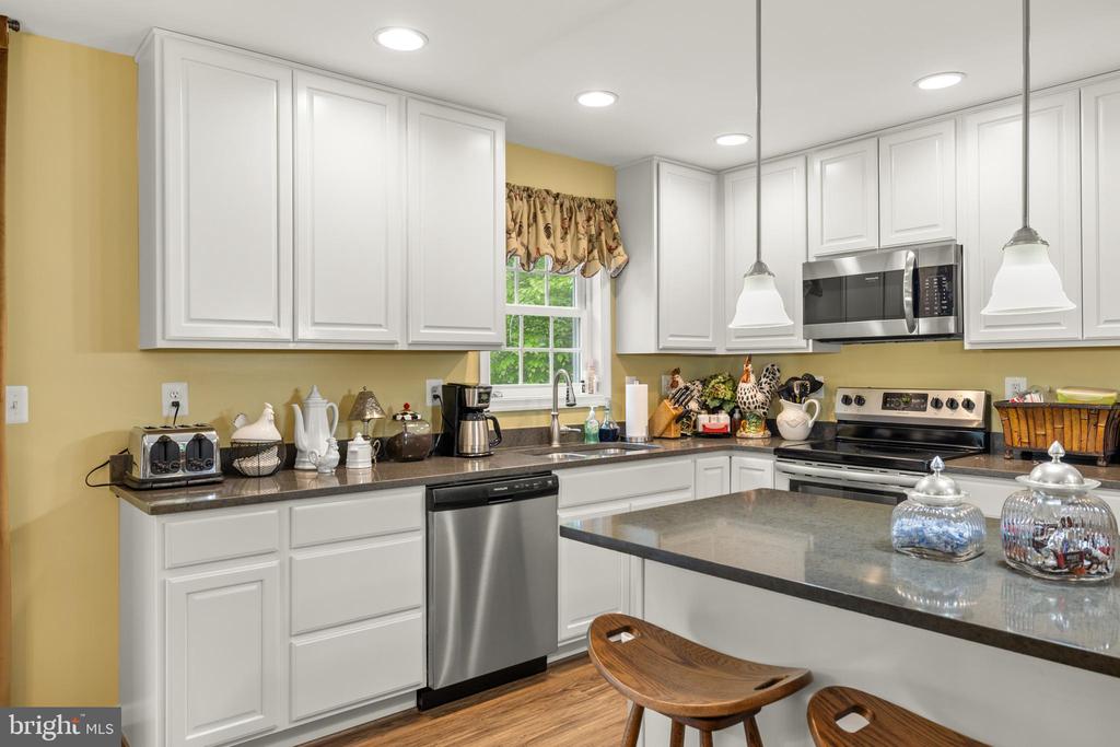 132 PINEHURST DR DRIVE