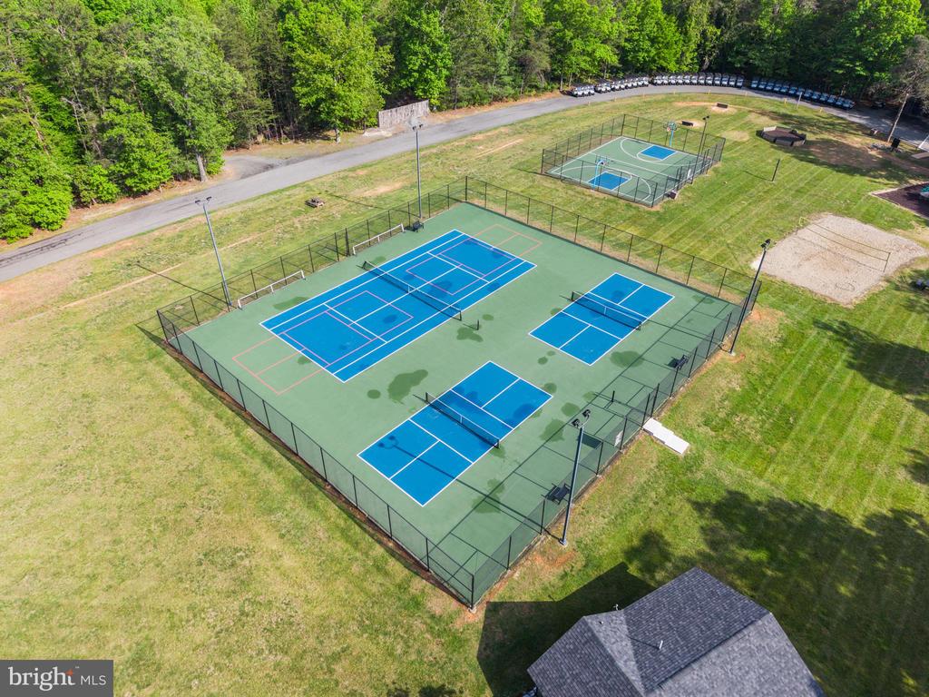 132 PINEHURST DR DRIVE