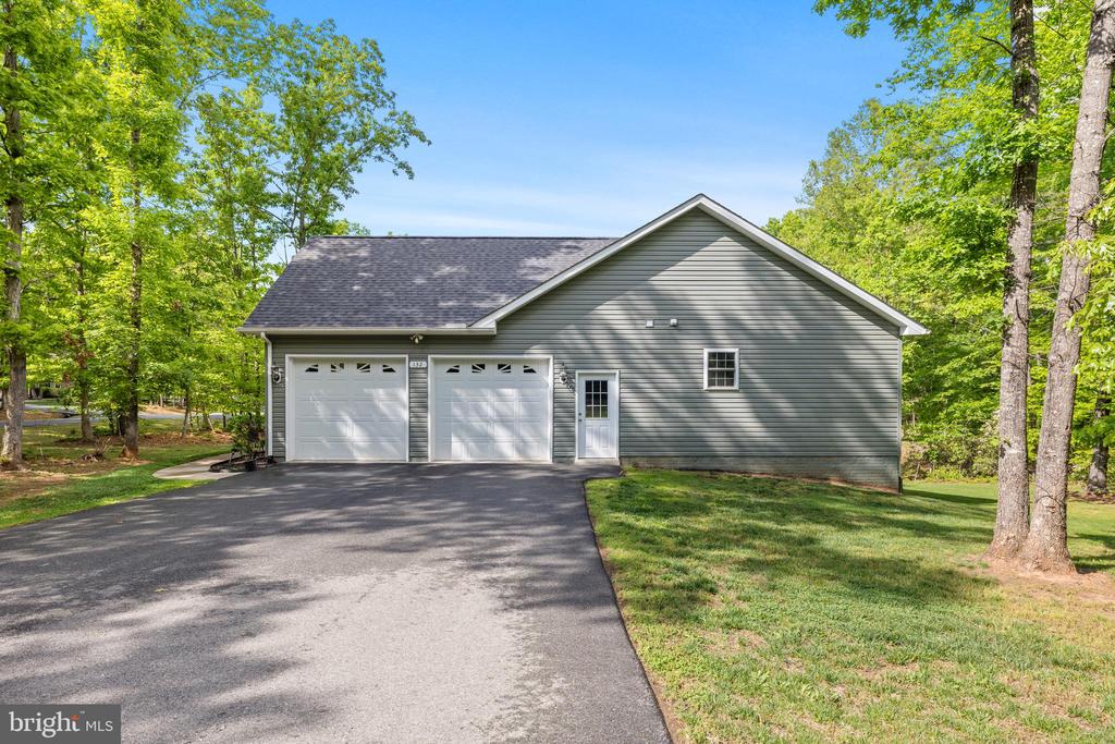 132 PINEHURST DR DRIVE