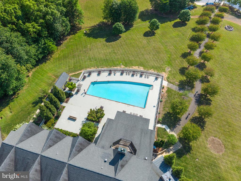 132 PINEHURST DR DRIVE