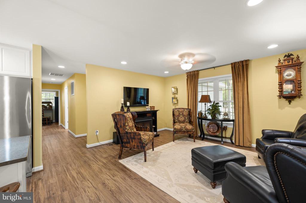 132 PINEHURST DR DRIVE