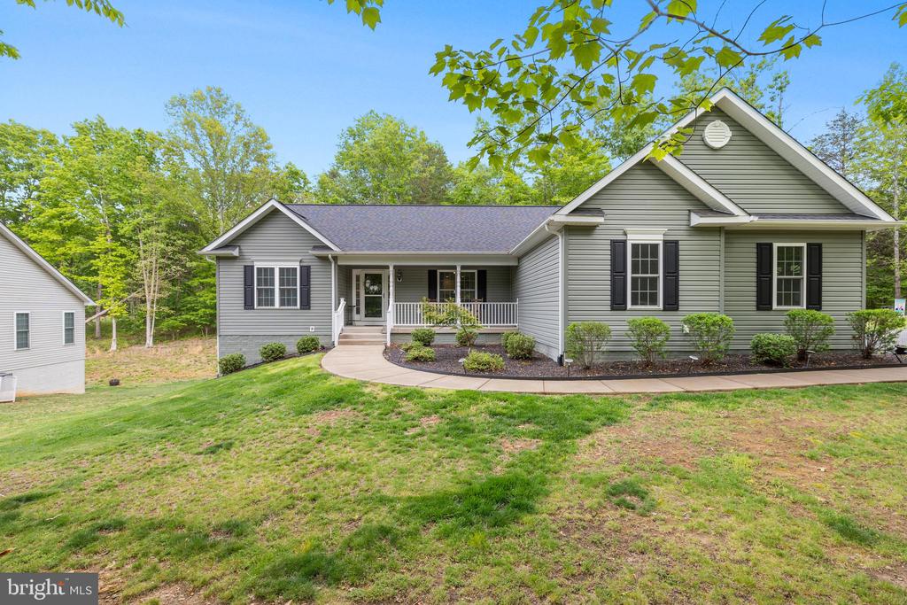 132 PINEHURST DR DRIVE