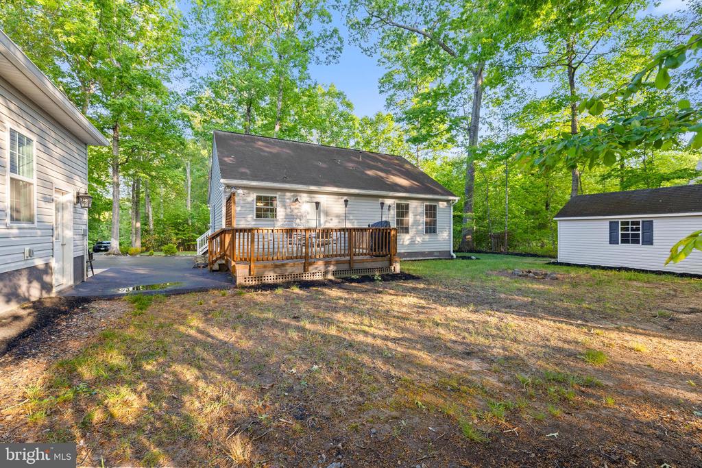 239 OAKWOOD DR