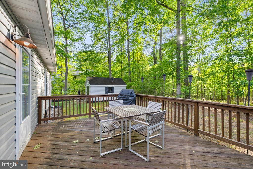 239 OAKWOOD DR