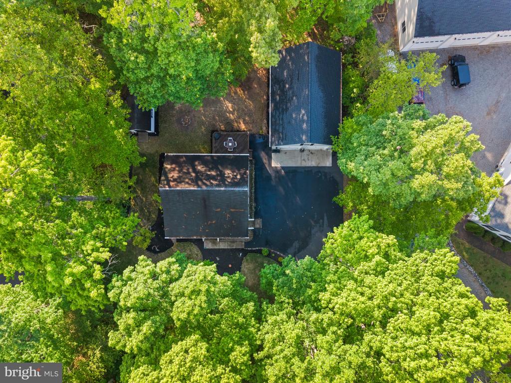 239 OAKWOOD DR