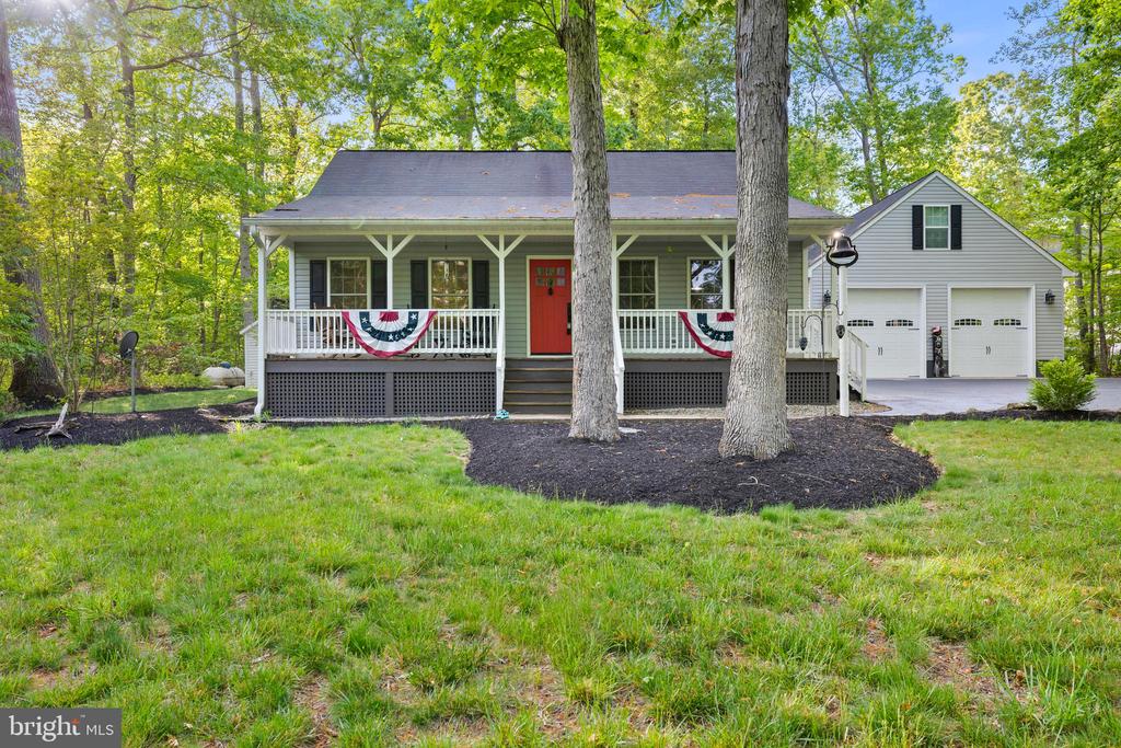 239 OAKWOOD DR
