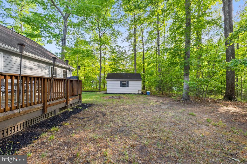 239 OAKWOOD DR