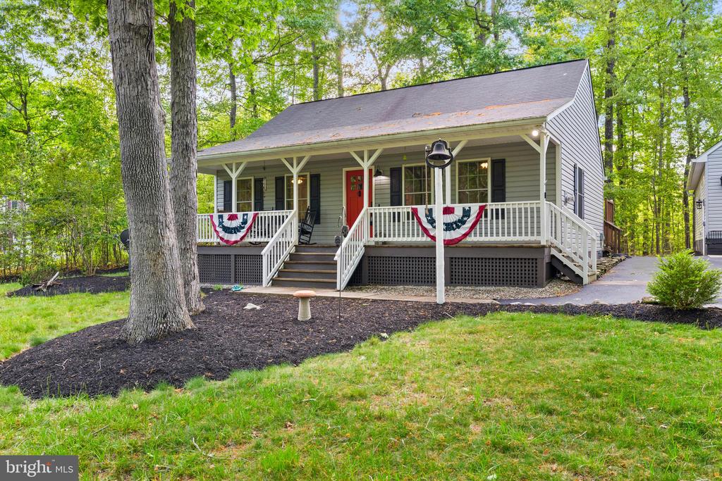 239 OAKWOOD DR