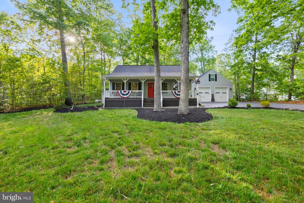 239 OAKWOOD DR