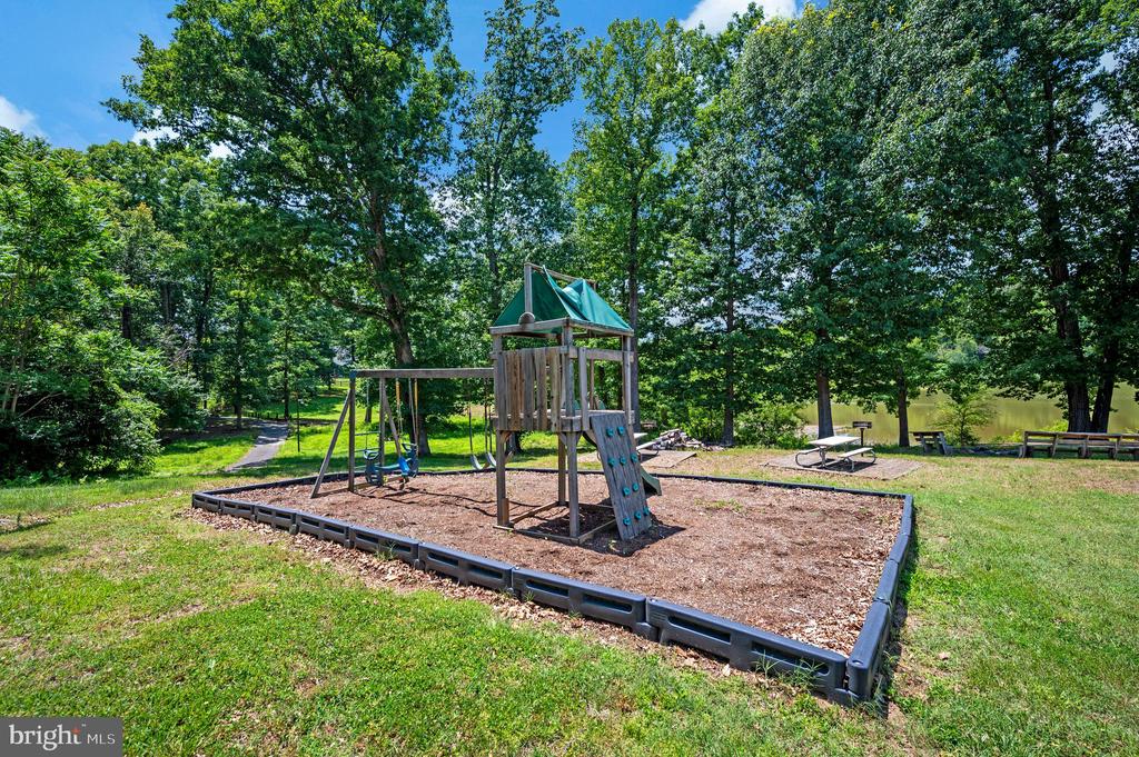 45 CIMARRON COURT