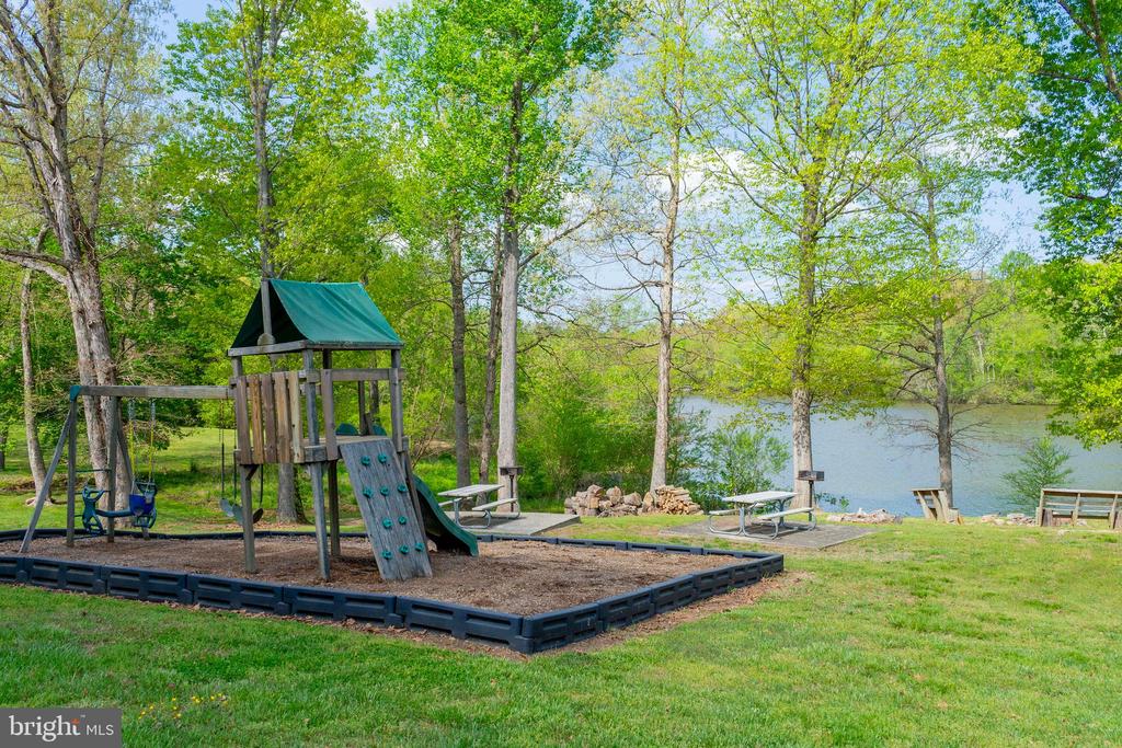 45 CIMARRON COURT