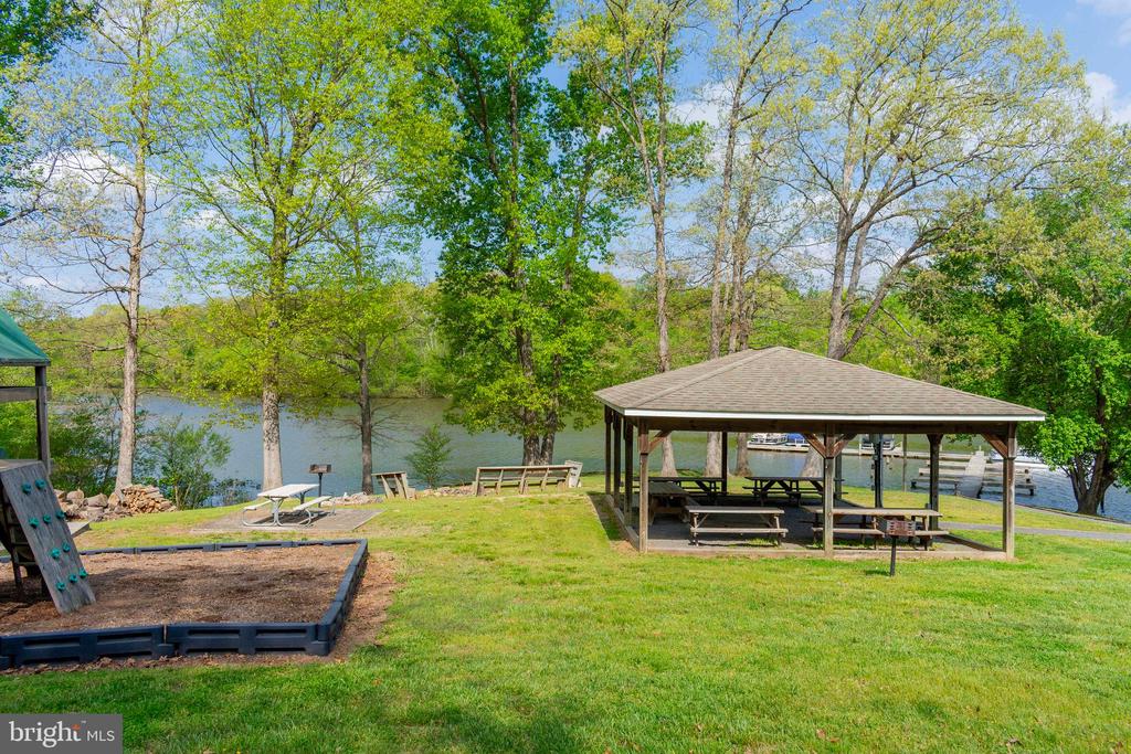 45 CIMARRON COURT