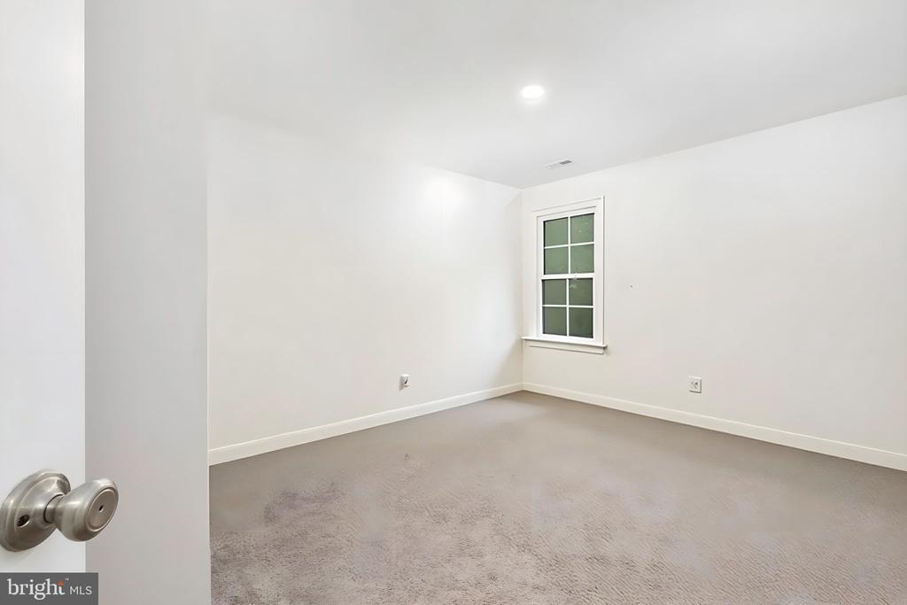 333 CARDINAL ROAD