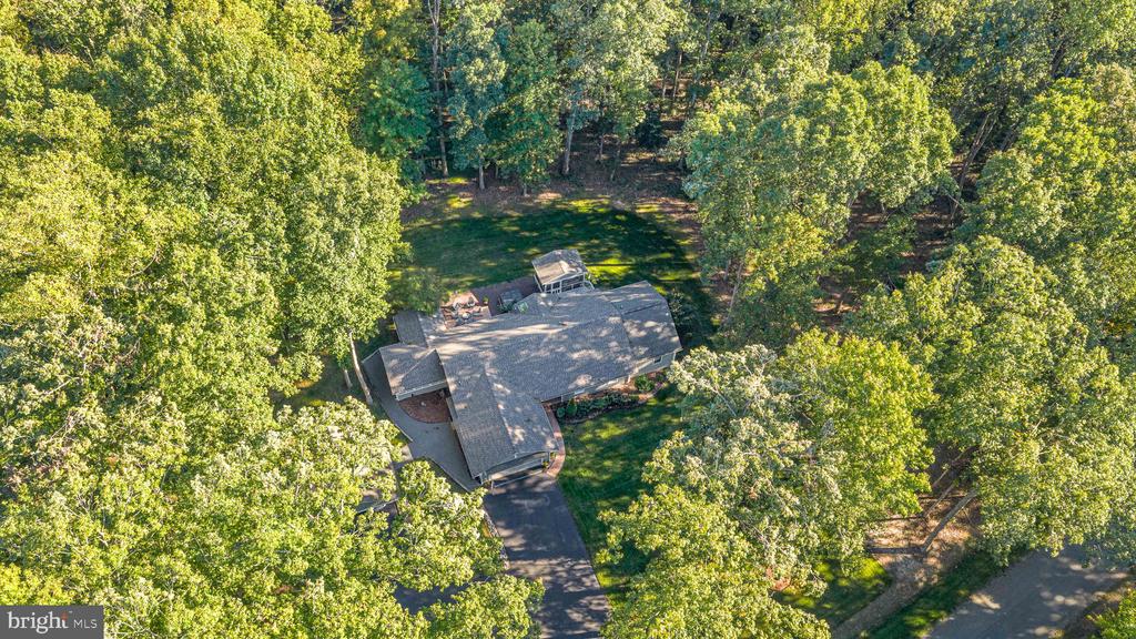 208 OAKWOOD DRIVE