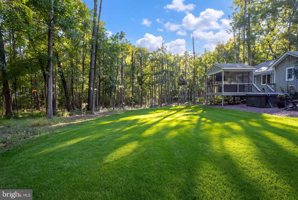 208 OAKWOOD DRIVE