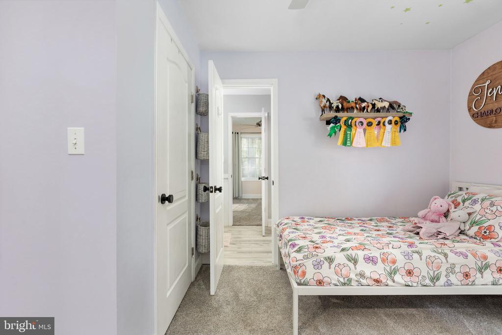 208 OAKWOOD DRIVE