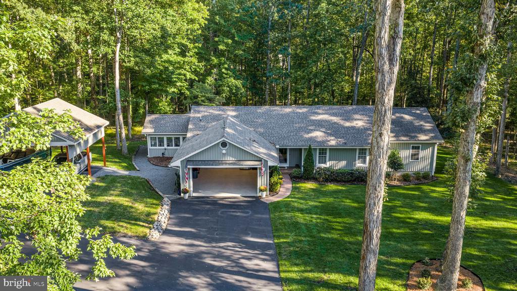 208 OAKWOOD DRIVE