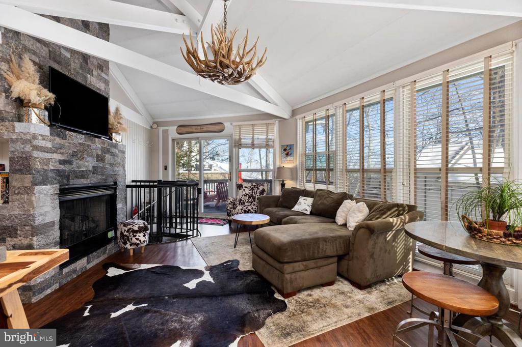 28 Pinnacle Dr