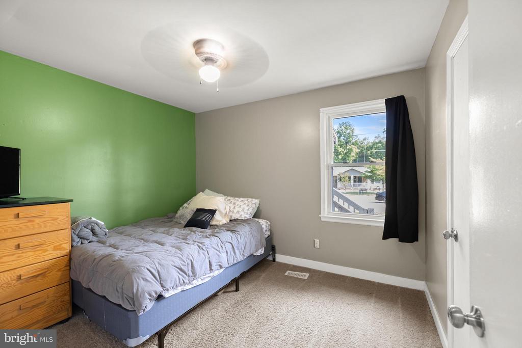 5209 BICKINGS LANE