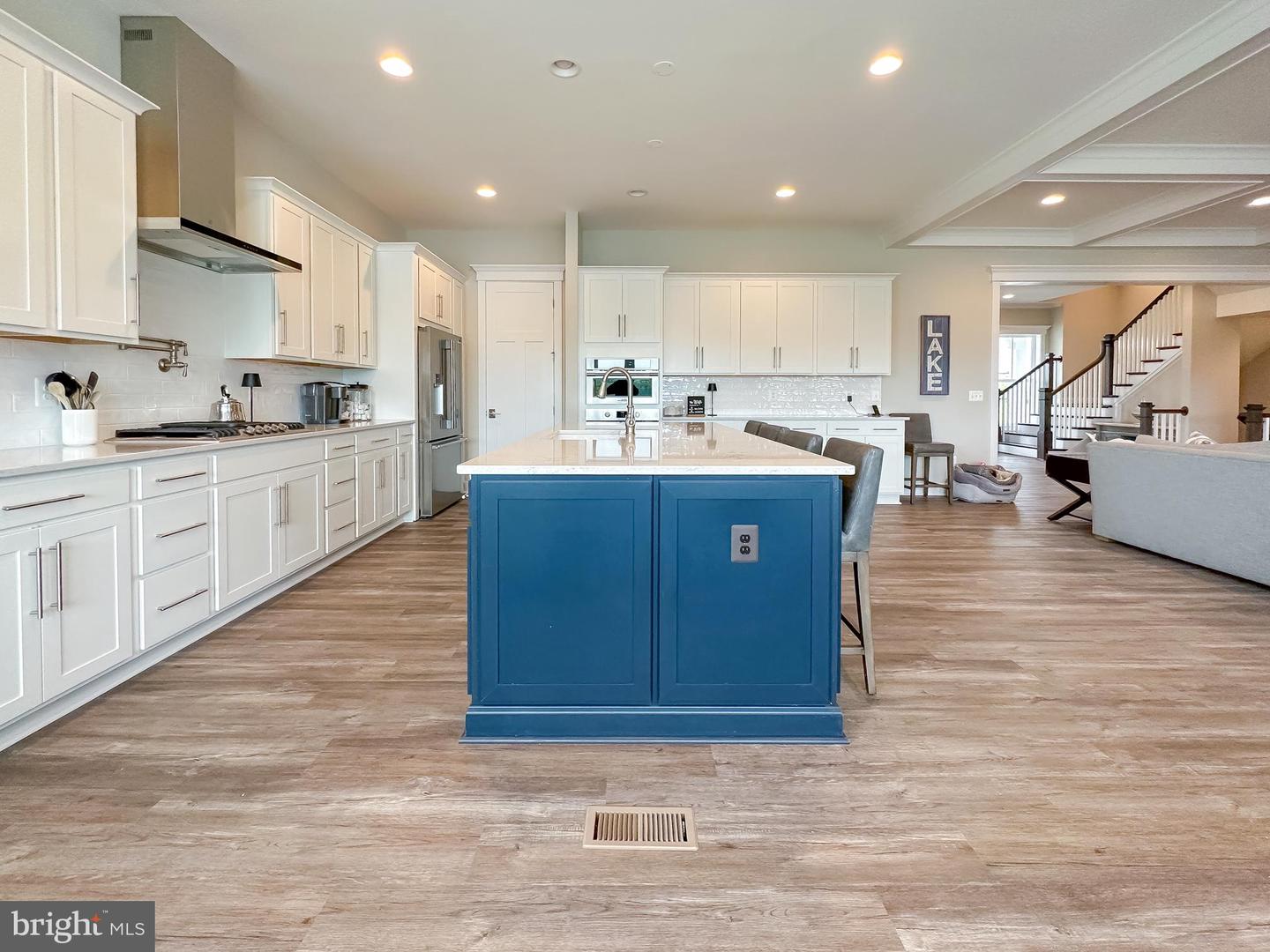 6501 Water View Ln