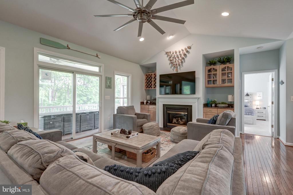 15507 CHESTNUT TREE COURT