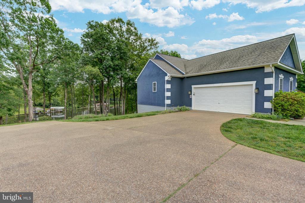 15507 CHESTNUT TREE COURT