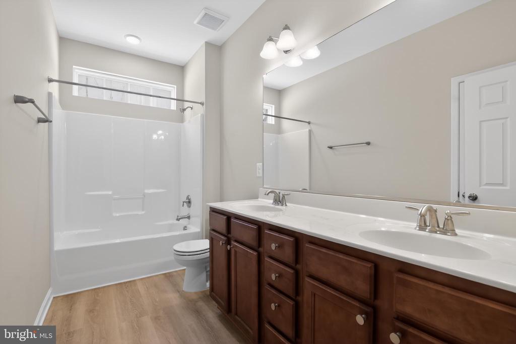 3130 TRAVIS LANE