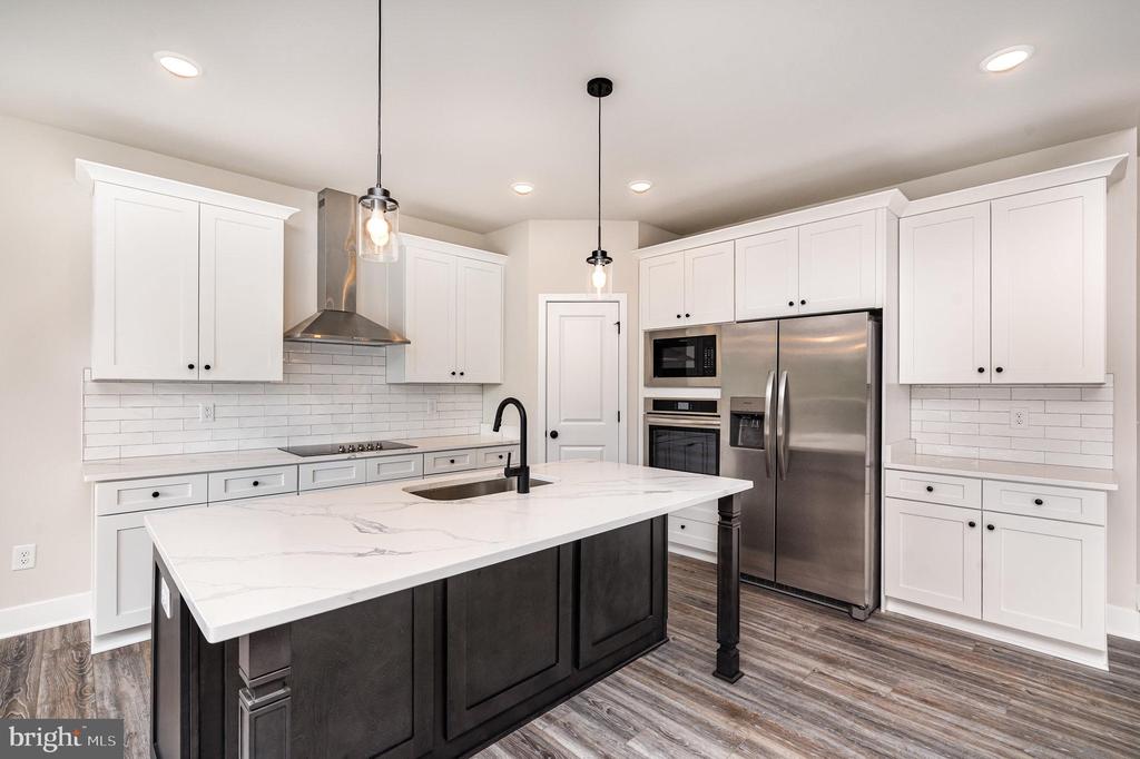 6608 WATER VIEW LANE