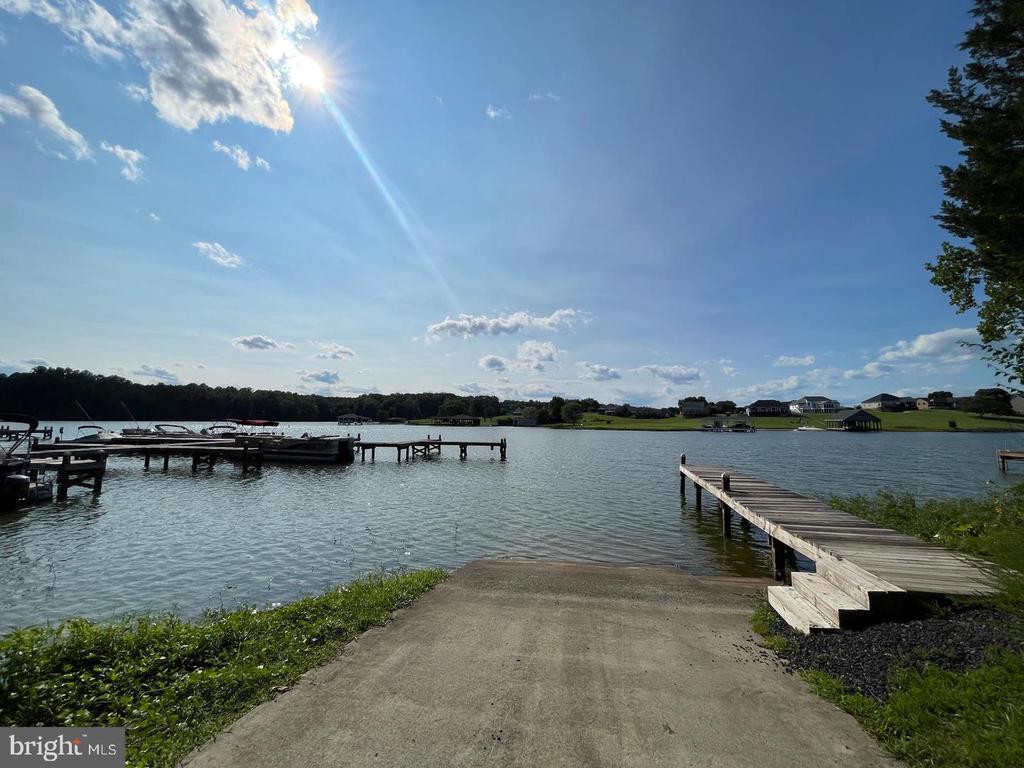 6608 WATER VIEW LANE