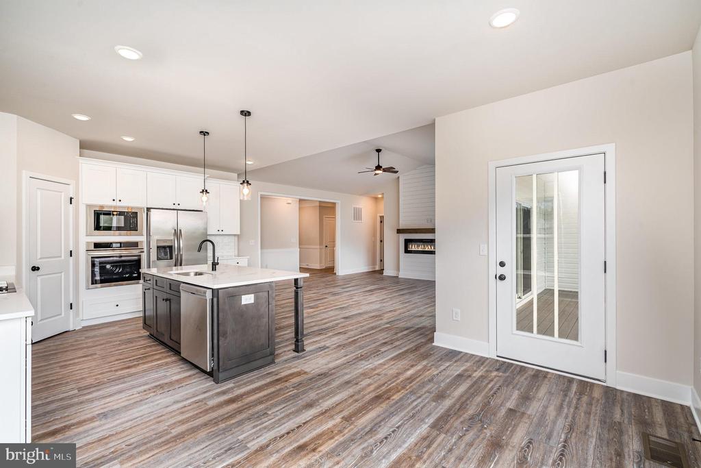 6608 WATER VIEW LANE