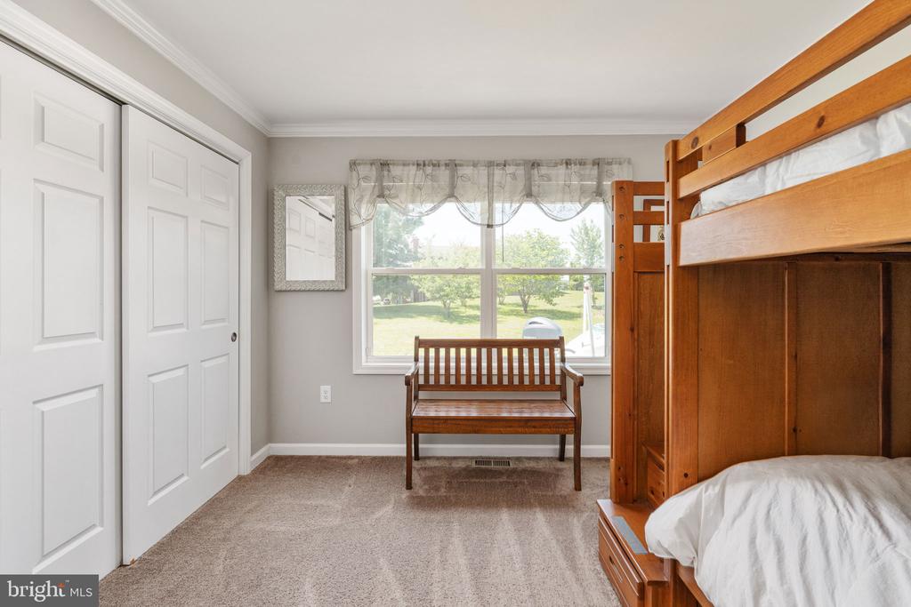 15704 LAKE LEA COURT