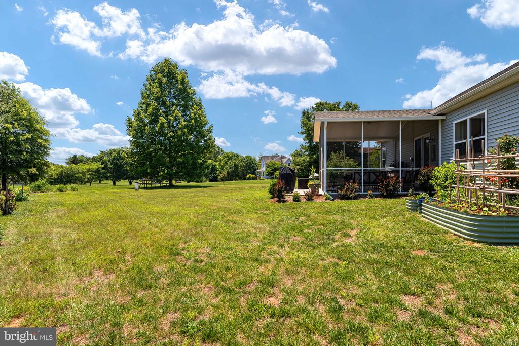 15704 LAKE LEA COURT