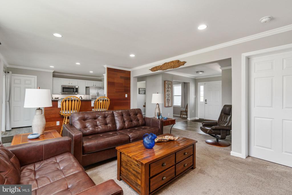 15704 LAKE LEA COURT