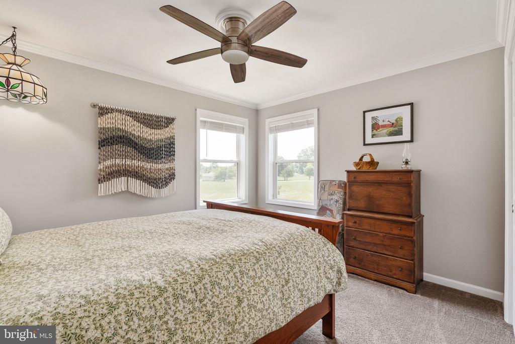 15704 LAKE LEA COURT